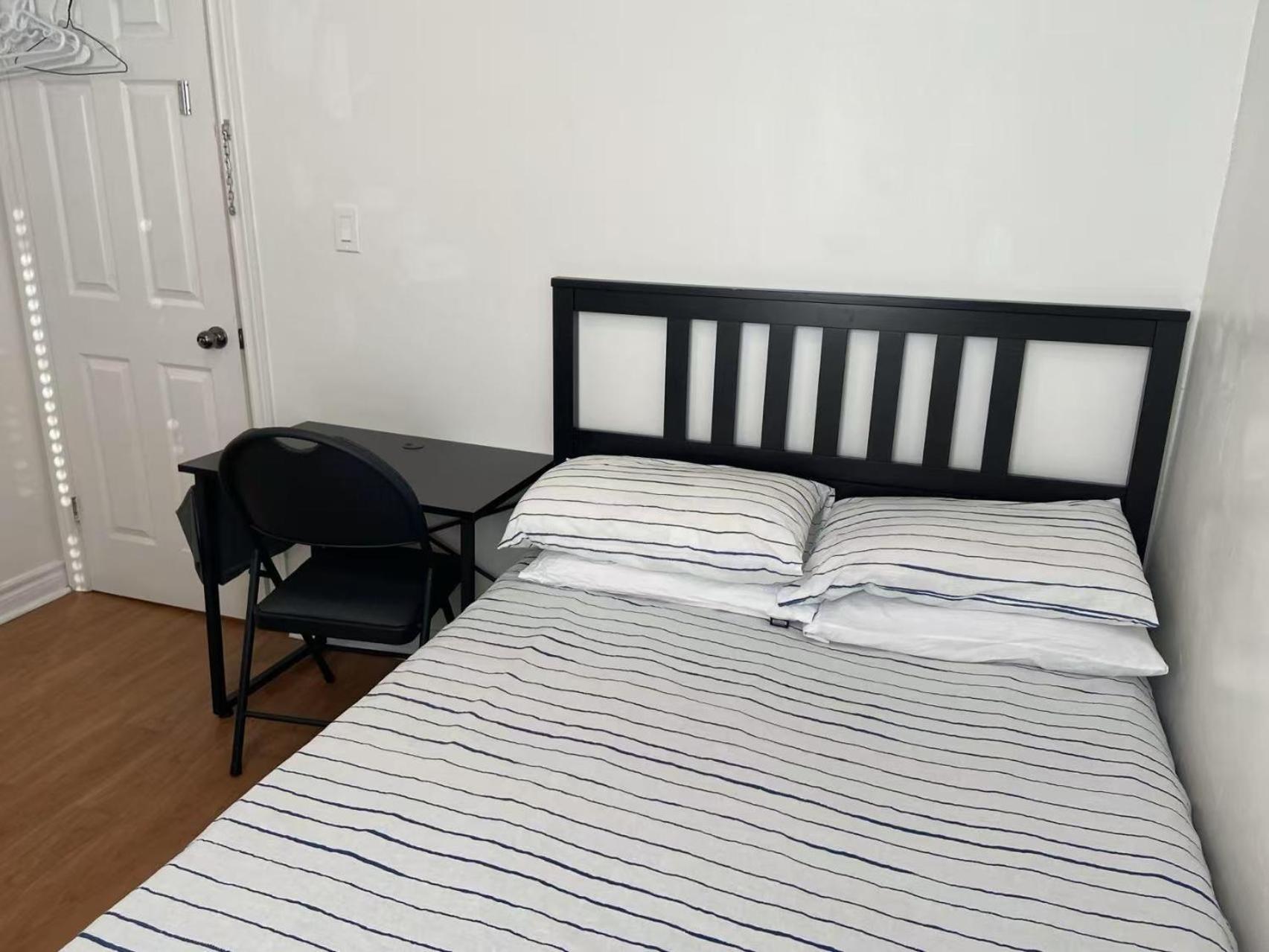 Double Room With Shared Bathroom 536B Toronto Eksteriør billede